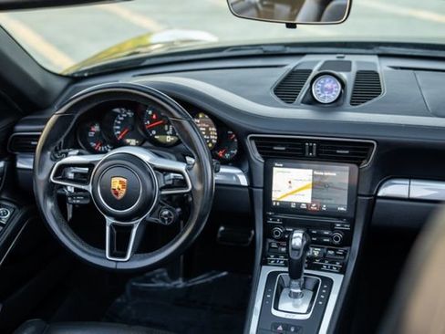 Used 2019 Porsche 911 Carrera image 26