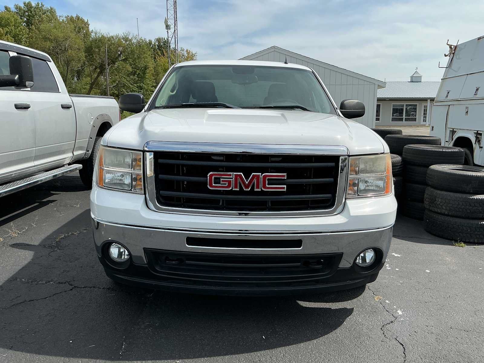 Used 2011 GMC Sierra 1500 SLE w/ Power Tech Package AWD/4WD image 2