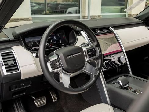 Certified 2023 Land Rover Discovery S R-Dynamic AWD/4WD image 15