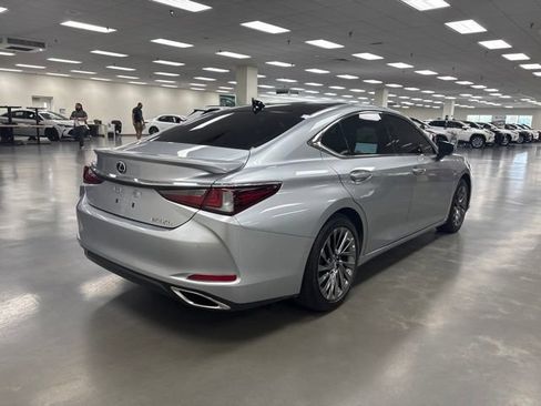 Used 2025 Lexus ES 350 Ultra Luxury FWD image 7