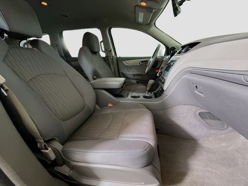 Used 2017 Chevrolet Traverse LS image 28