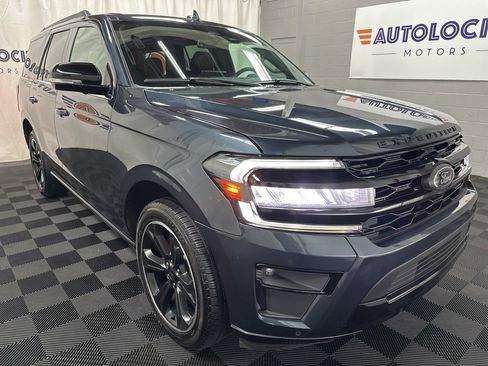 Used 2024 Ford Expedition Limited image 2
