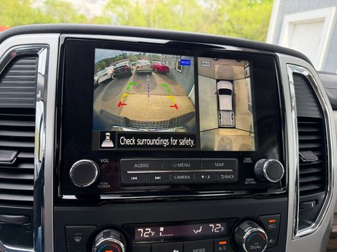 Used 2021 Nissan Titan SL w/ Moonroof Package AWD/4WD image 16