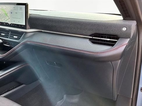 Certified 2025 Ford Explorer ST-Line image 17