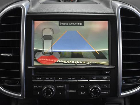 Used 2016 Porsche Cayenne image 20