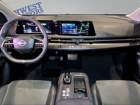 Used 2024 Nissan Ariya AWD image 8