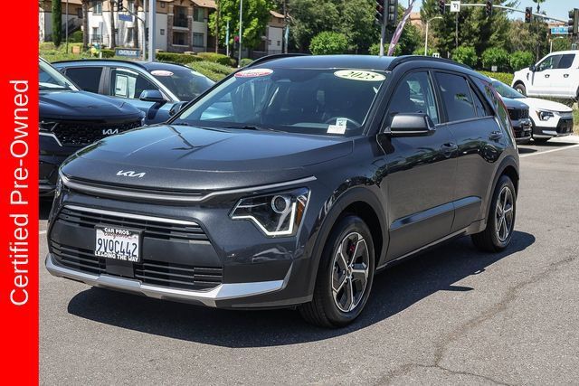 Certified 2025 Kia Niro EX FWD image 4