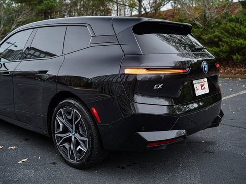 Used 2024 BMW iX xDrive50 w/ Premium Package image 7