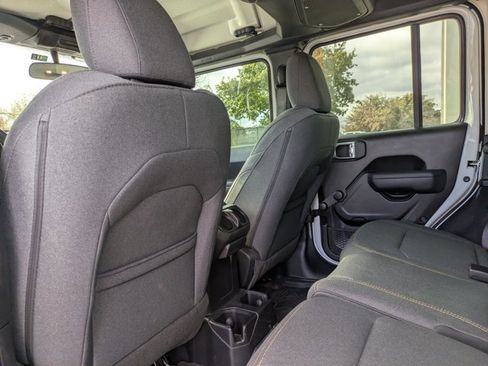 Used 2024 Jeep Wrangler Sport image 11