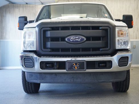Used 2014 Ford F250 XL w/ Power Equipment Group image 3