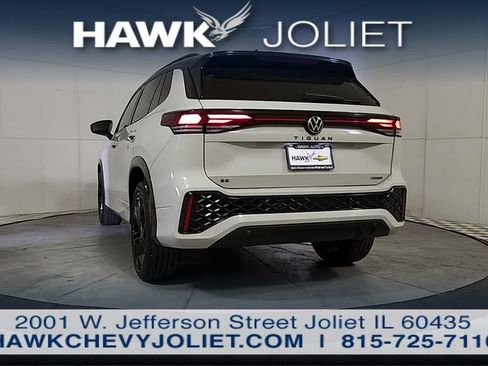 Used 2025 Volkswagen Tiguan SE R-Line AWD/4WD image 6