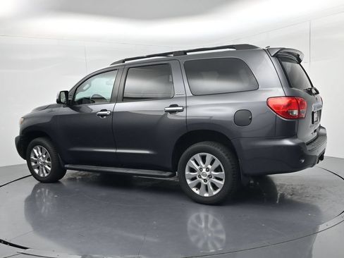 Used 2017 Toyota Sequoia Platinum AWD/4WD image 5