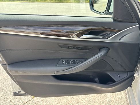 Used 2018 BMW 530i xDrive AWD/4WD image 14