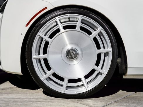 Used 2022 Rolls-Royce Ghost w/ Ghost Package image 3