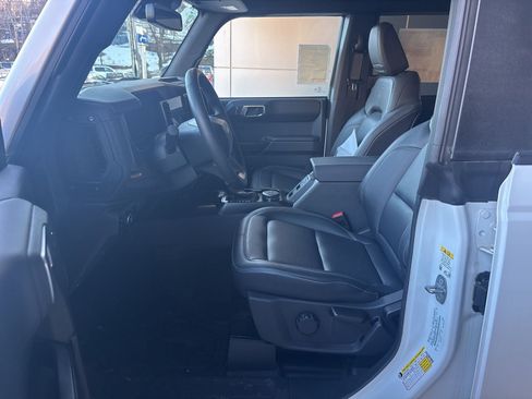 New 2025 Ford Bronco Badlands image 14