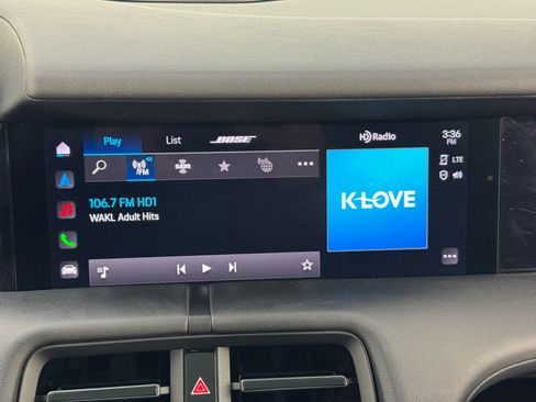 Used 2021 Porsche Taycan w/ Premium Package image 27