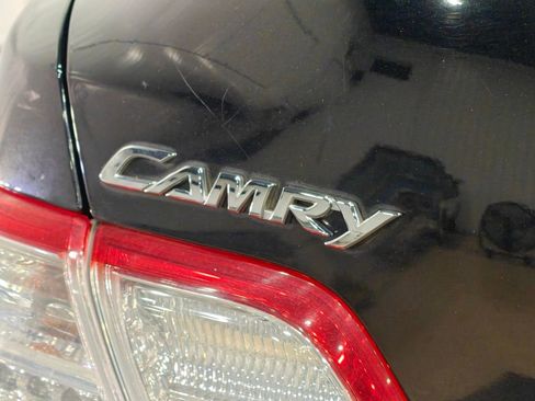 Used 2011 Toyota Camry Hybrid FWD image 30