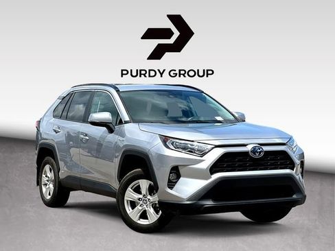 Used 2021 Toyota RAV4 XLE w/ Convenience Package image 1