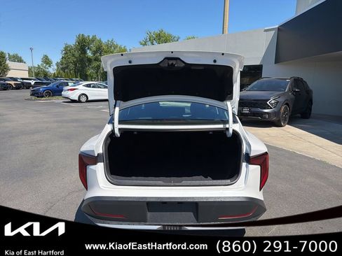 New 2026 Kia K4 FWD image 15