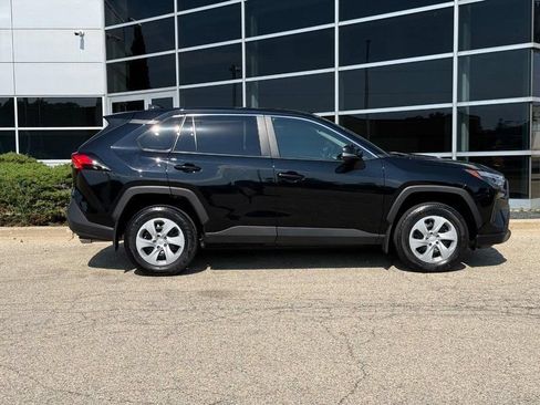 Used 2025 Toyota RAV4 LE AWD/4WD image 2