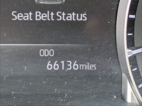 Used 2023 Toyota Highlander XLE FWD image 26