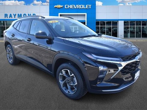 New 2026 Chevrolet Trax LT w/ Sunroof Package image 11