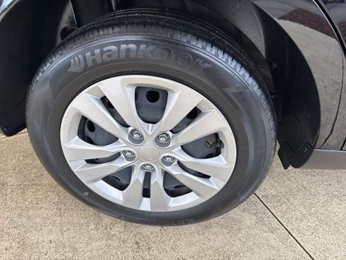 Used 2022 Kia Soul LX image 34