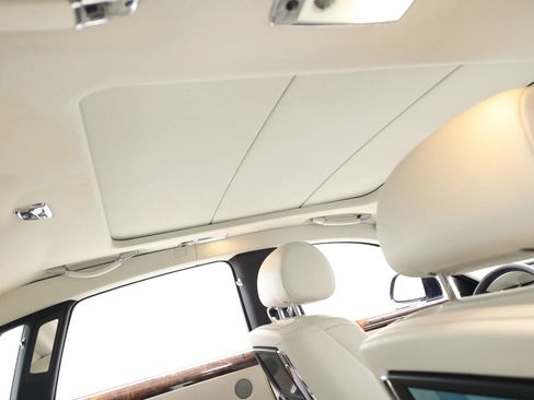 Used 2015 Rolls-Royce Ghost image 91