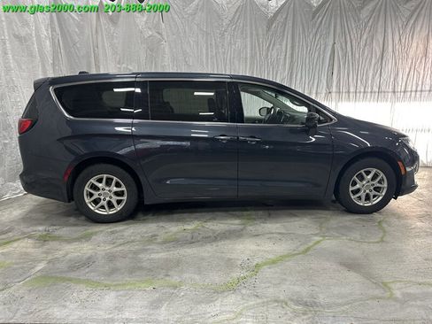 Used 2020 Chrysler Pacifica Touring w/ Advanced Safetytec Group image 14