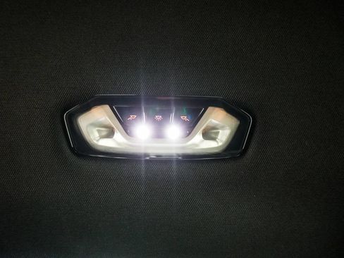 Used 2025 BMW 330i Sedan RWD image 11