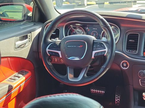 Used 2018 Dodge Charger R/T Scat Pack w/ Dynamics Package RWD image 13