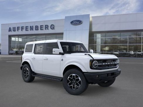 New 2025 Ford Bronco Outer Banks image 7