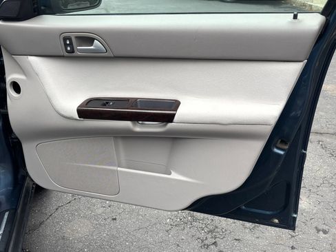 Used 2006 Volvo V50 2.4i image 14