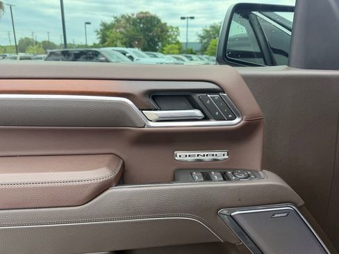 Used 2025 GMC Sierra 1500 Denali w/ Denali Reserve Package AWD/4WD image 9