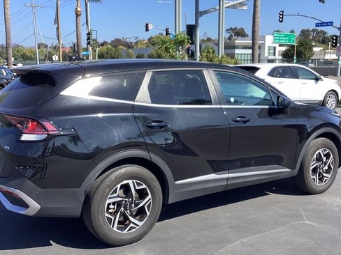Used 2024 Kia Sportage LX image 1