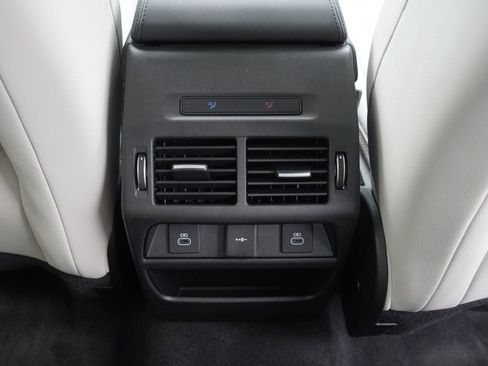 Used 2023 Land Rover Discovery Sport SE AWD/4WD image 23