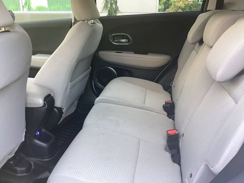 Used 2022 Honda HR-V EX image 5