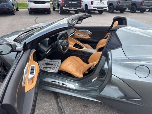 Used 2022 Chevrolet Corvette Stingray Preferred Conv w/ Z51 Performance Package RWD image 9