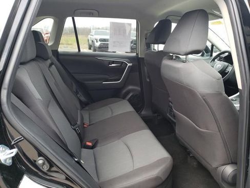 Used 2025 Toyota RAV4 XLE AWD/4WD image 16