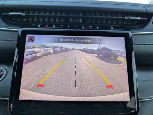 Used 2024 Jeep Grand Cherokee Overland w/ Luxury Tech Group IV AWD/4WD image 18