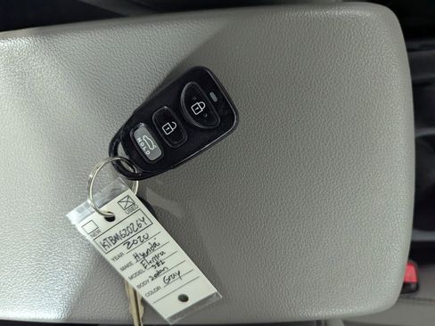 Used 2020 Hyundai Elantra SEL FWD image 25