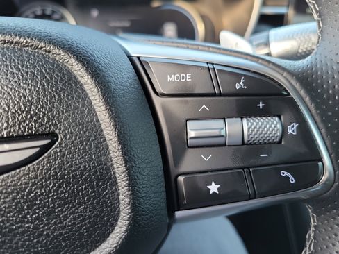 Certified 2025 Genesis G70 2.5T image 8