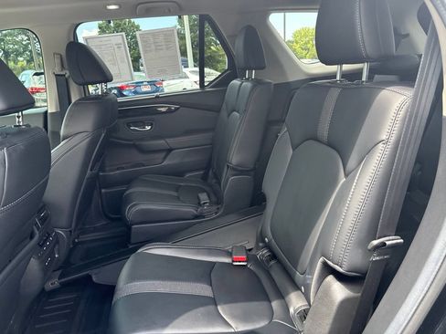 Used 2025 Honda Pilot Touring image 24