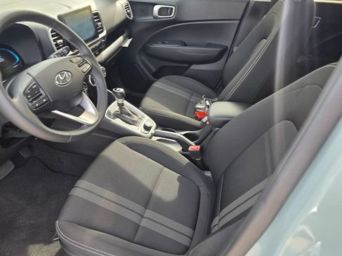 Used 2025 Hyundai Venue SEL FWD image 20