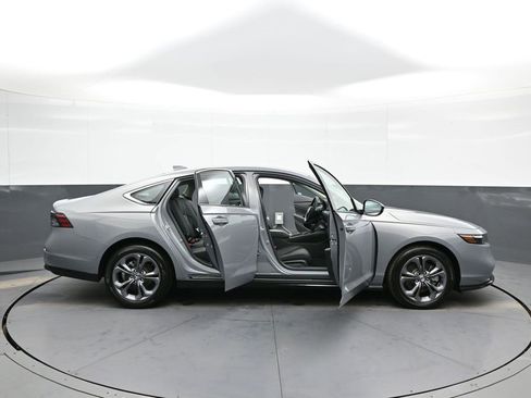 Used 2025 Honda Accord EX-L image 40