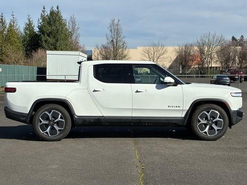 Used 2024 Rivian R1T Adventure image 8