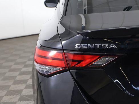 Used 2023 Nissan Sentra SR w/ SR Premium Package image 16