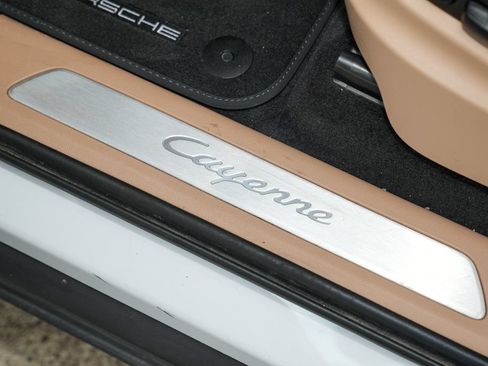 Certified 2022 Porsche Cayenne Coupe AWD/4WD image 20