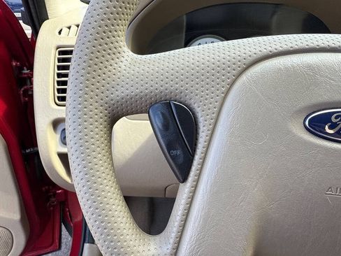 Used 2006 Ford Escape XLT image 24