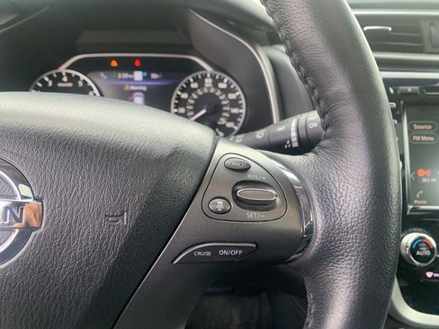 Used 2020 Nissan Murano SL w/ Moonroof Package image 16